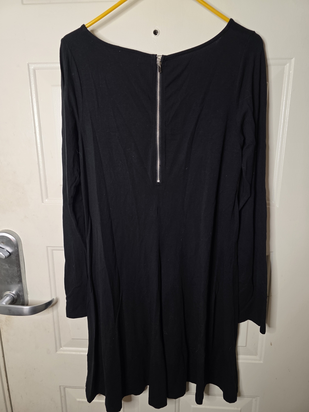 Express Black Long-Sleeve Swing Dress - Picture 4 of 6